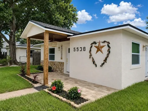 5538 6th Avenue N St Petersburg FL 33710