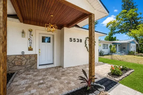 5538 6th Avenue N St Petersburg FL 33710