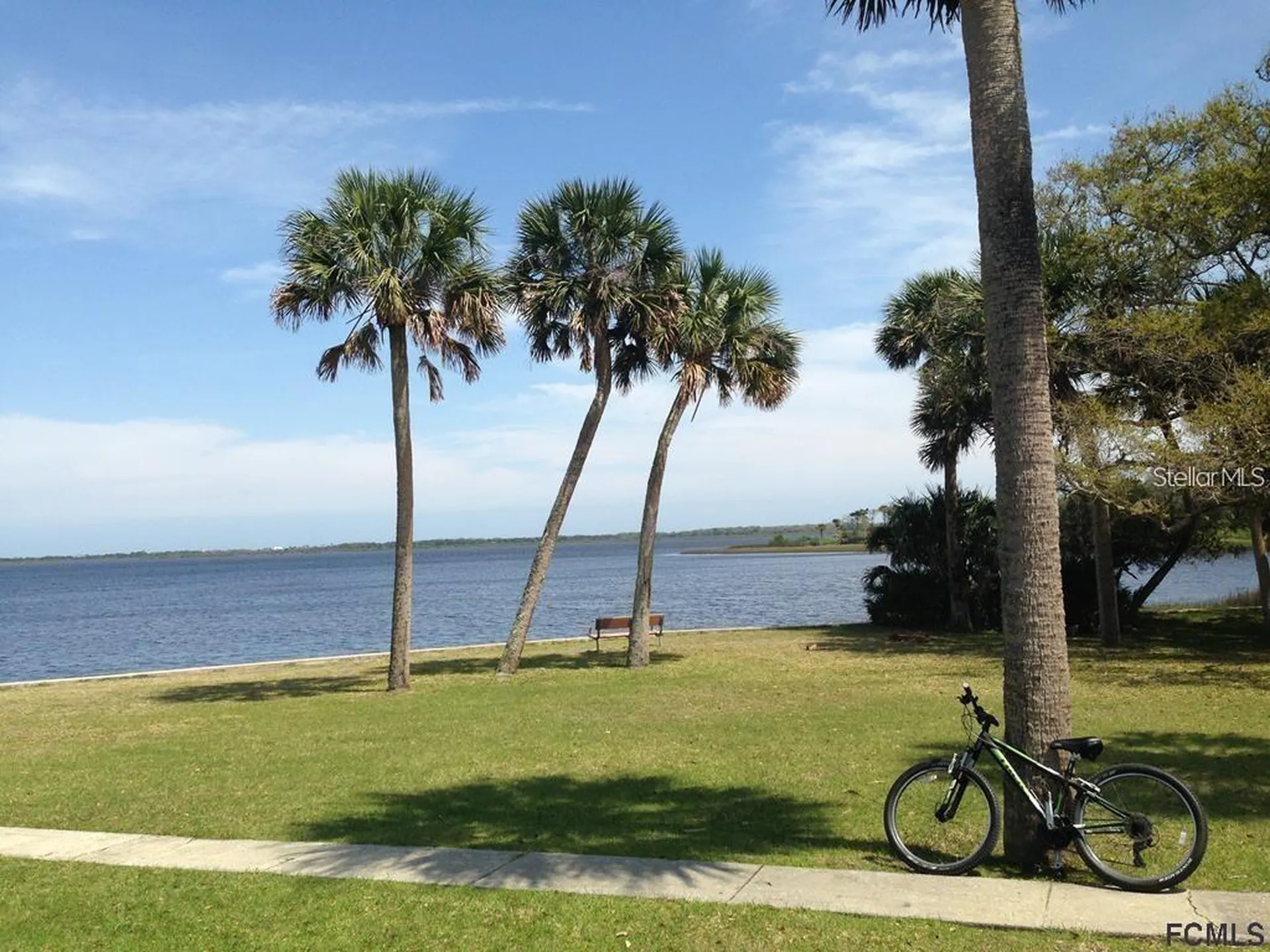 10 Phoenix Lane Palm Coast FL 32164