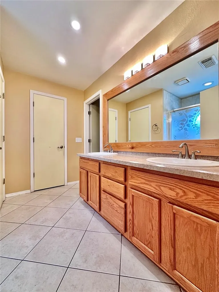 1650 Navigator Lane Tarpon Springs FL 34689