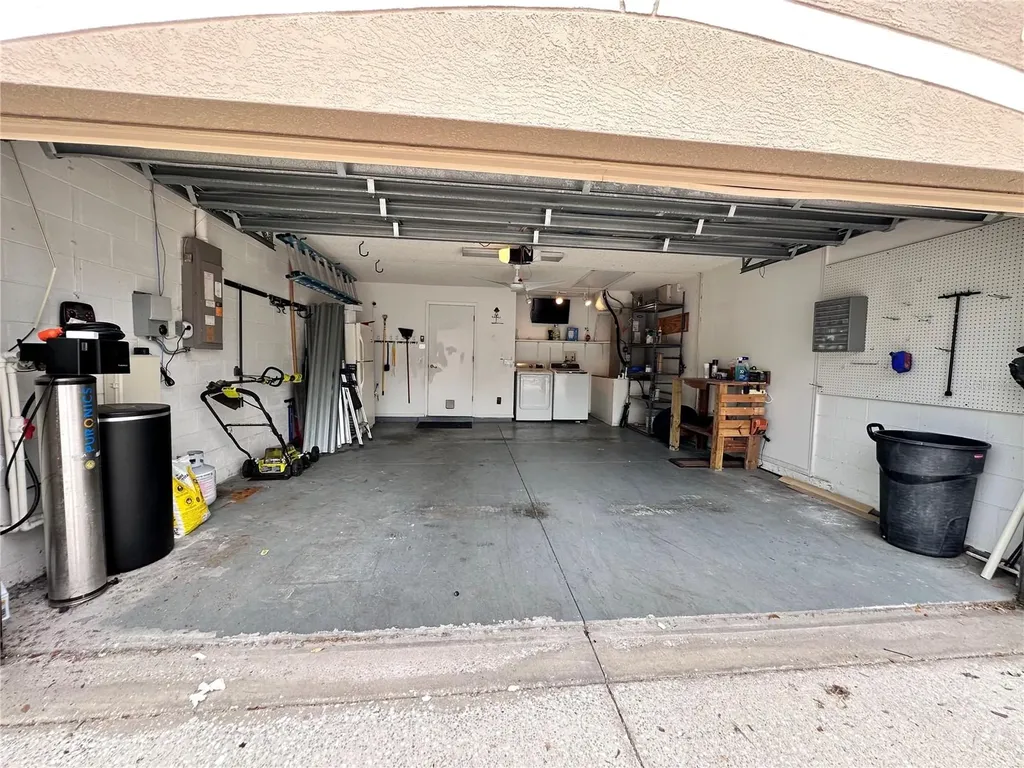 1650 Navigator Lane Tarpon Springs FL 34689