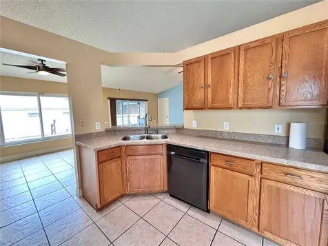 1650 Navigator Lane Tarpon Springs FL 34689