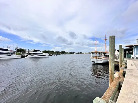 1650 Navigator Lane Tarpon Springs FL 34689