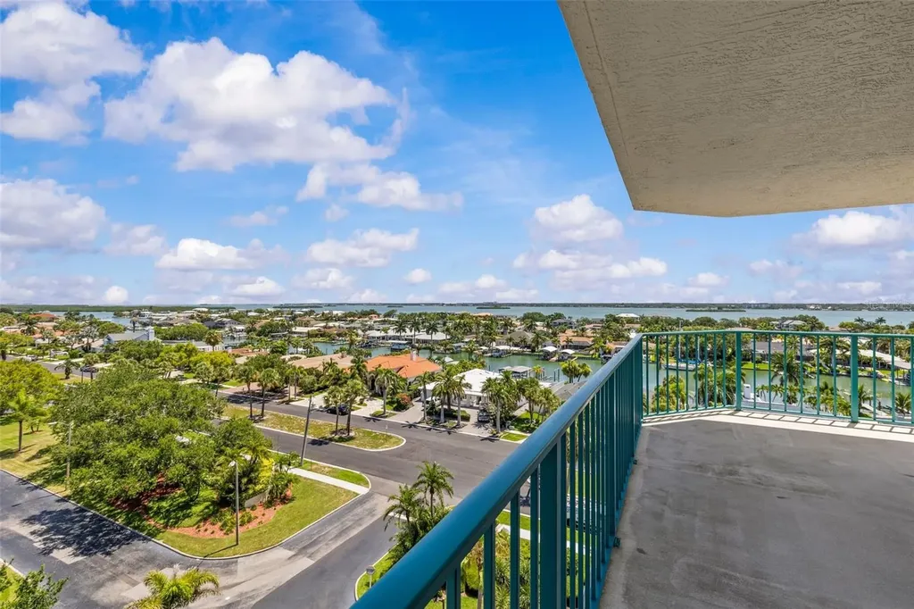 670 Island Way Clearwater Beach FL 33767