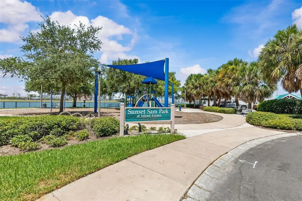 670 Island Way Clearwater Beach FL 33767