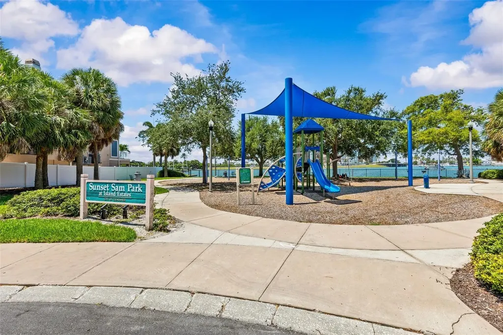 670 Island Way Clearwater Beach FL 33767