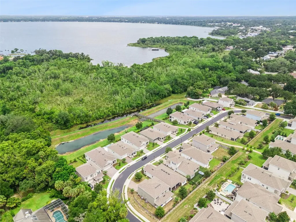 1235 Dora Parc Lane Mount Dora FL 32757