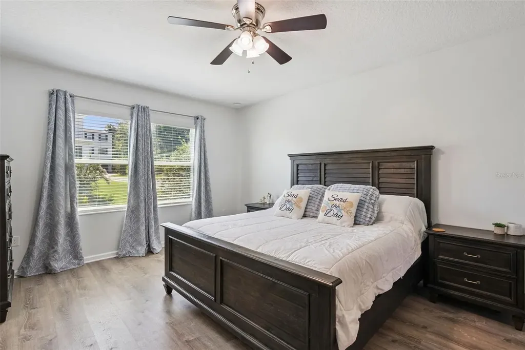 1235 Dora Parc Lane Mount Dora FL 32757
