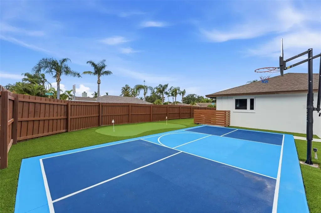 10711 Frances Lane Largo FL 33774