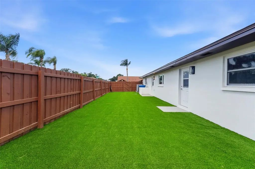 10711 Frances Lane Largo FL 33774