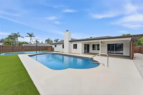 10711 Frances Lane Largo FL 33774