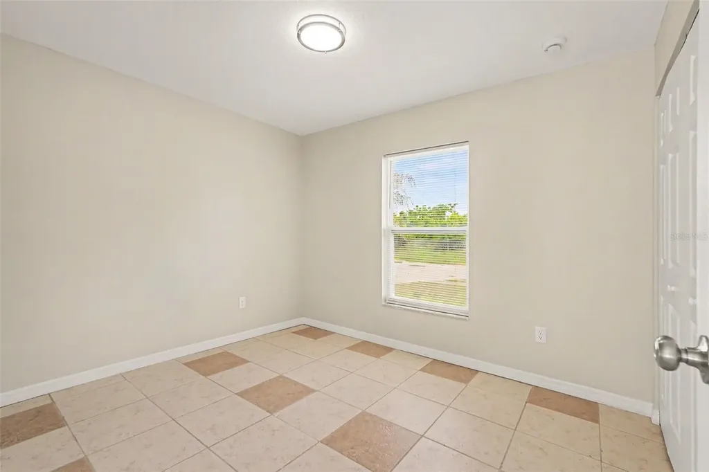 1224 Oak Valley Drive Seffner FL 33584