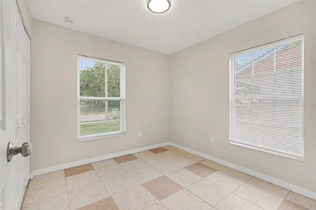 1224 Oak Valley Drive Seffner FL 33584