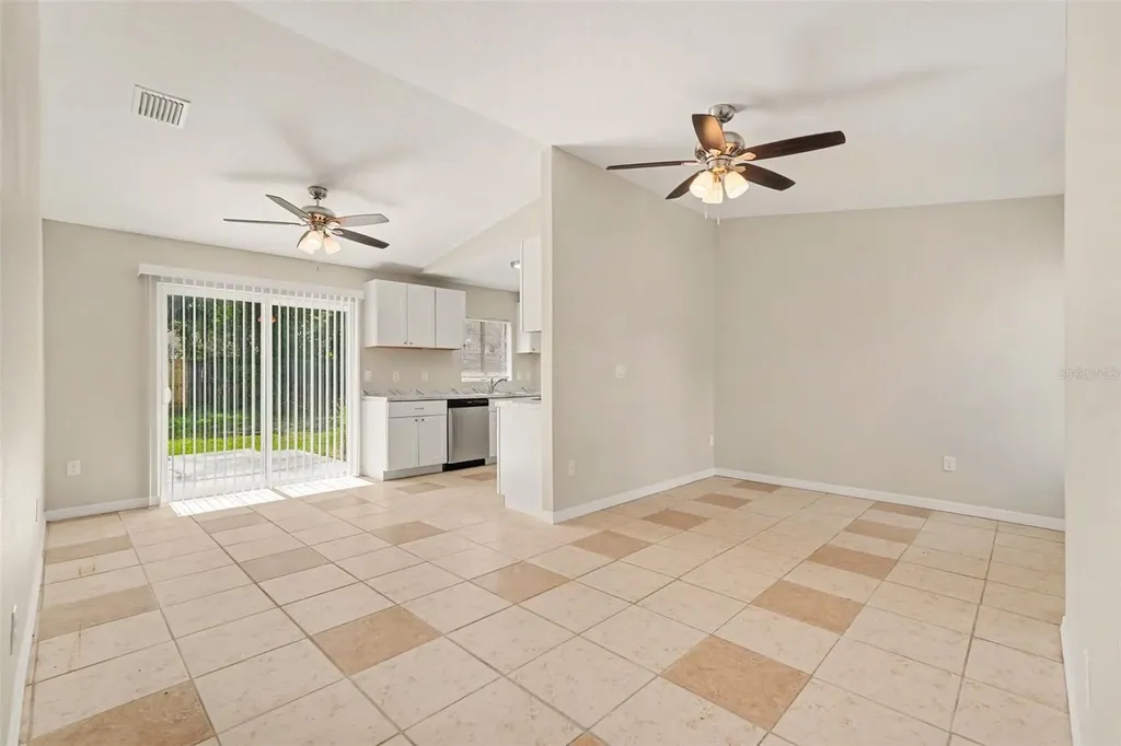 1224 Oak Valley Drive Seffner FL 33584