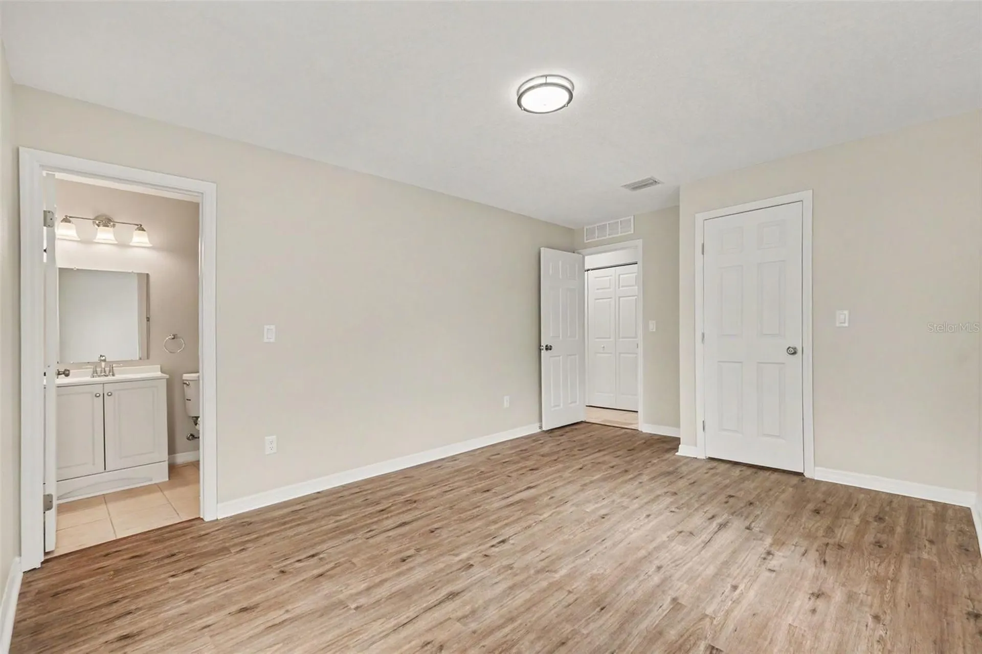 1224 Oak Valley Drive Seffner FL 33584
