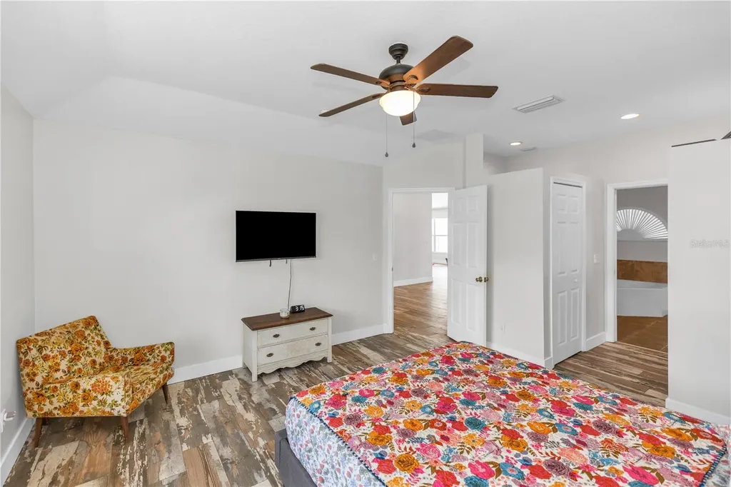 1005 Whispring Creek Way Osteen FL 32764