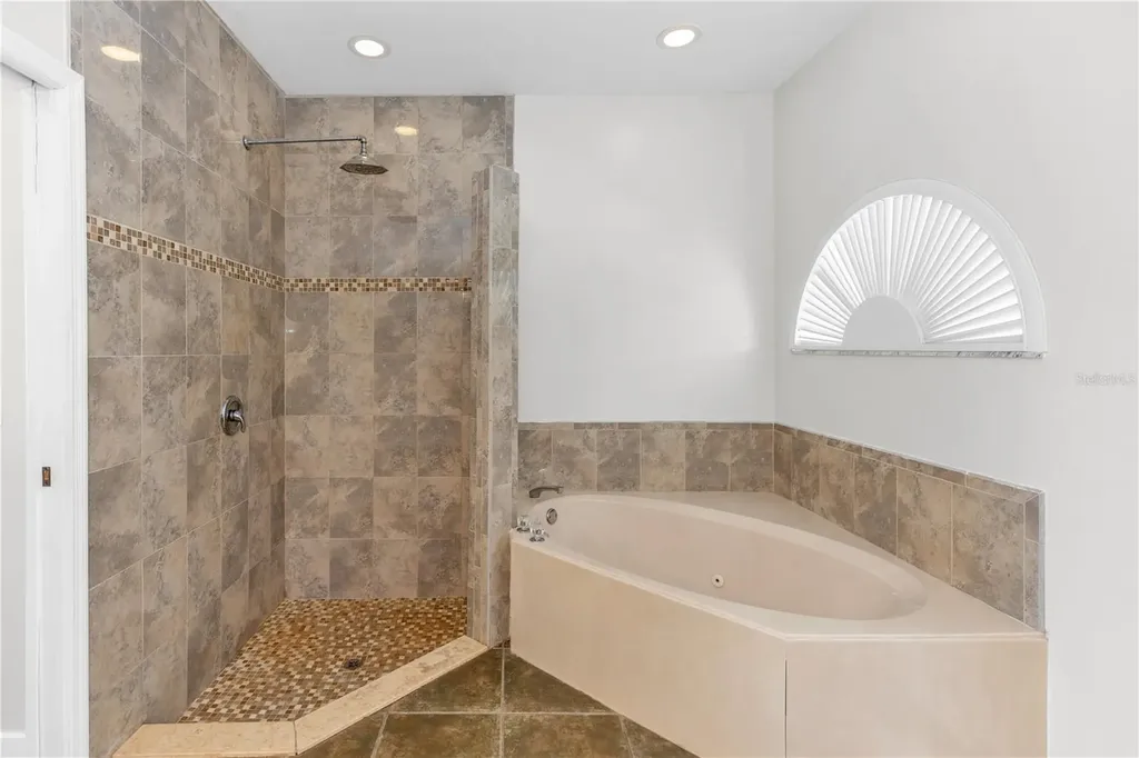 1005 Whispring Creek Way Osteen FL 32764