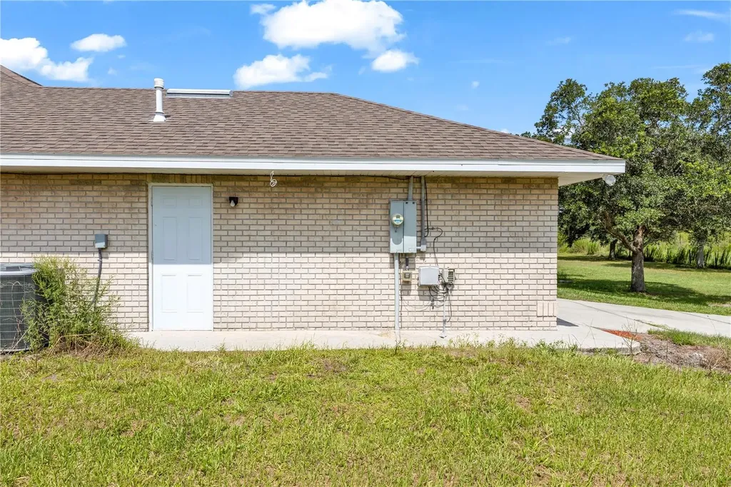 1005 Whispring Creek Way Osteen FL 32764