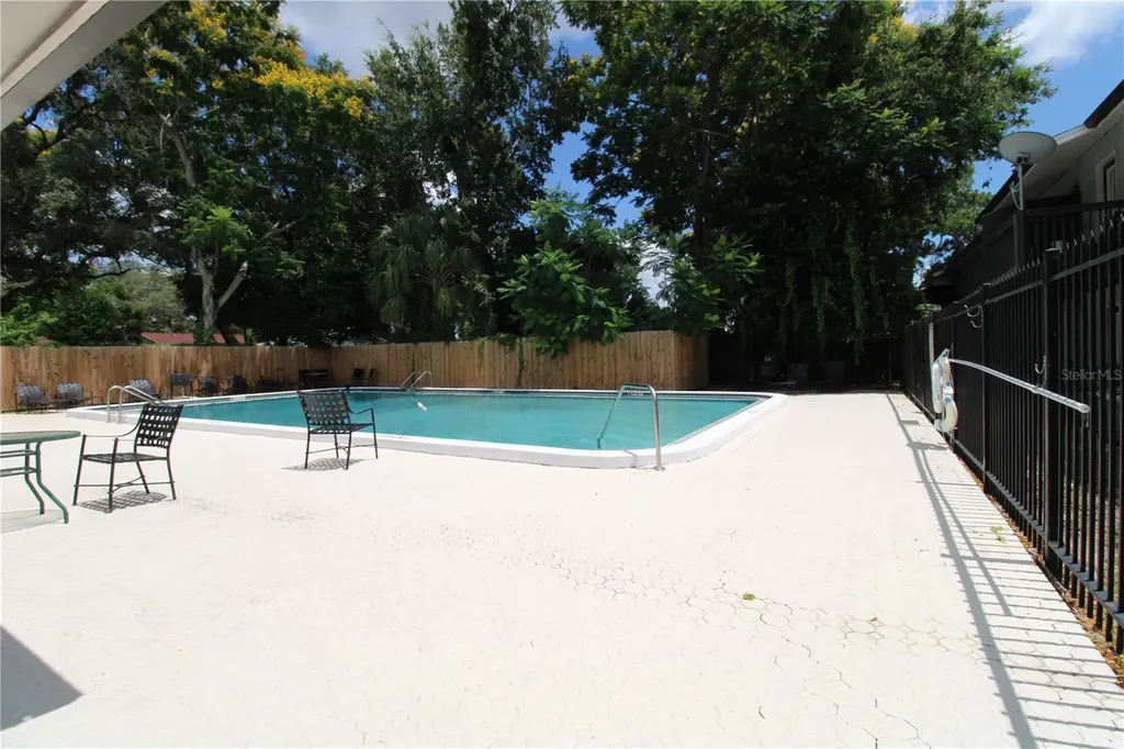 201 Poinsettia Pine Court Tampa FL 33612