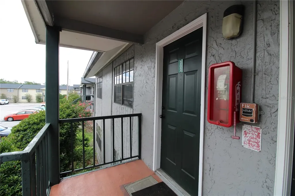 201 Poinsettia Pine Court Tampa FL 33612