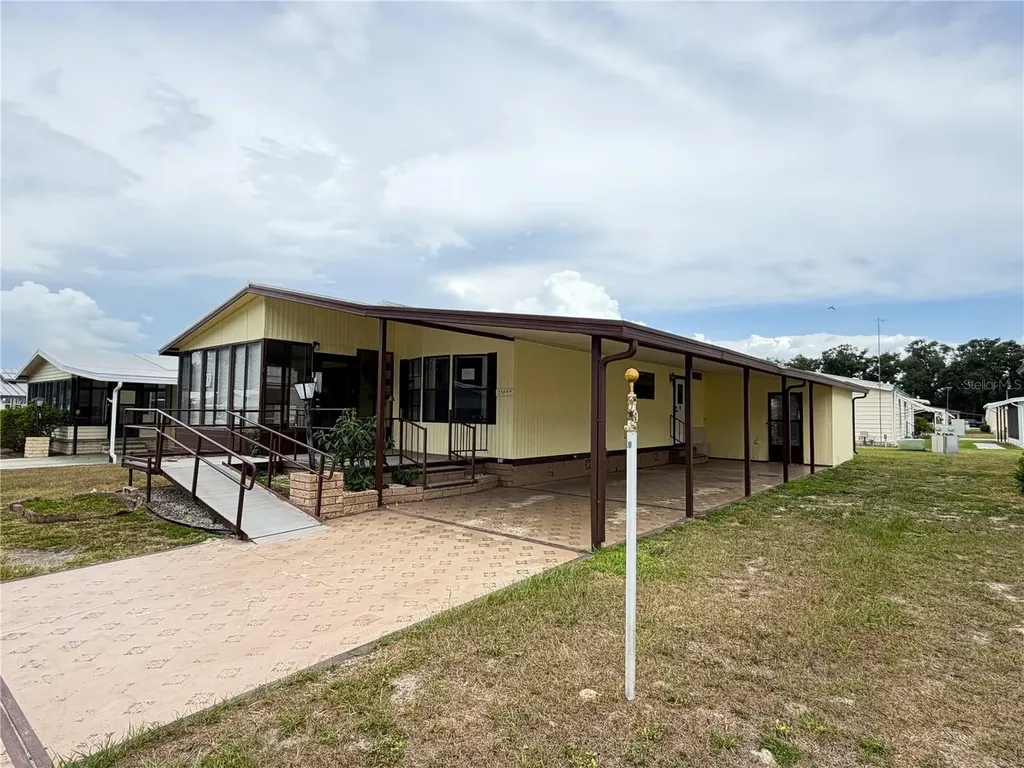 35044 Mcculloughs Leap Zephyrhills FL 33541