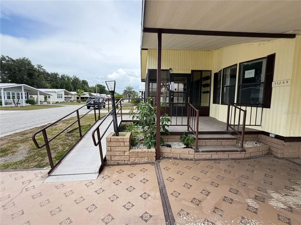 35044 Mcculloughs Leap Zephyrhills FL 33541
