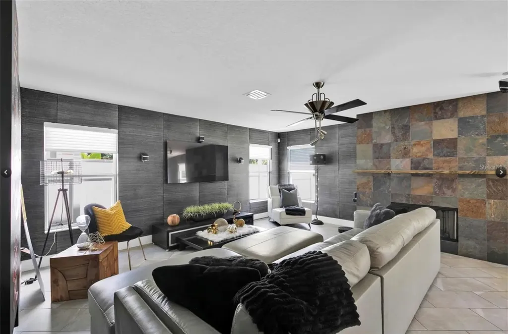 1652 Algonkin Loop Orlando FL 32828