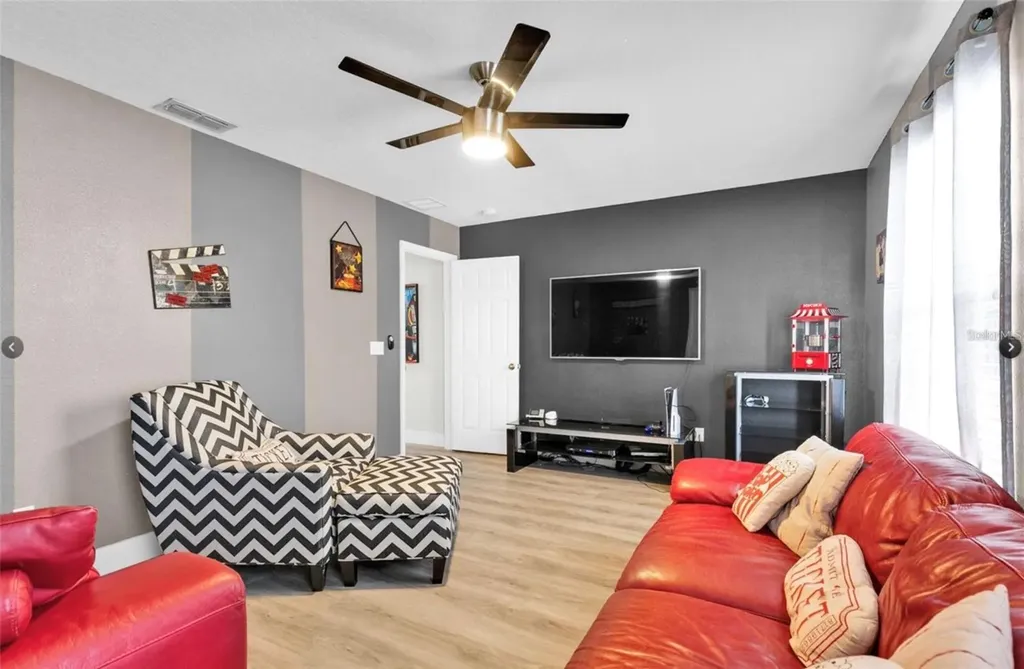 1652 Algonkin Loop Orlando FL 32828