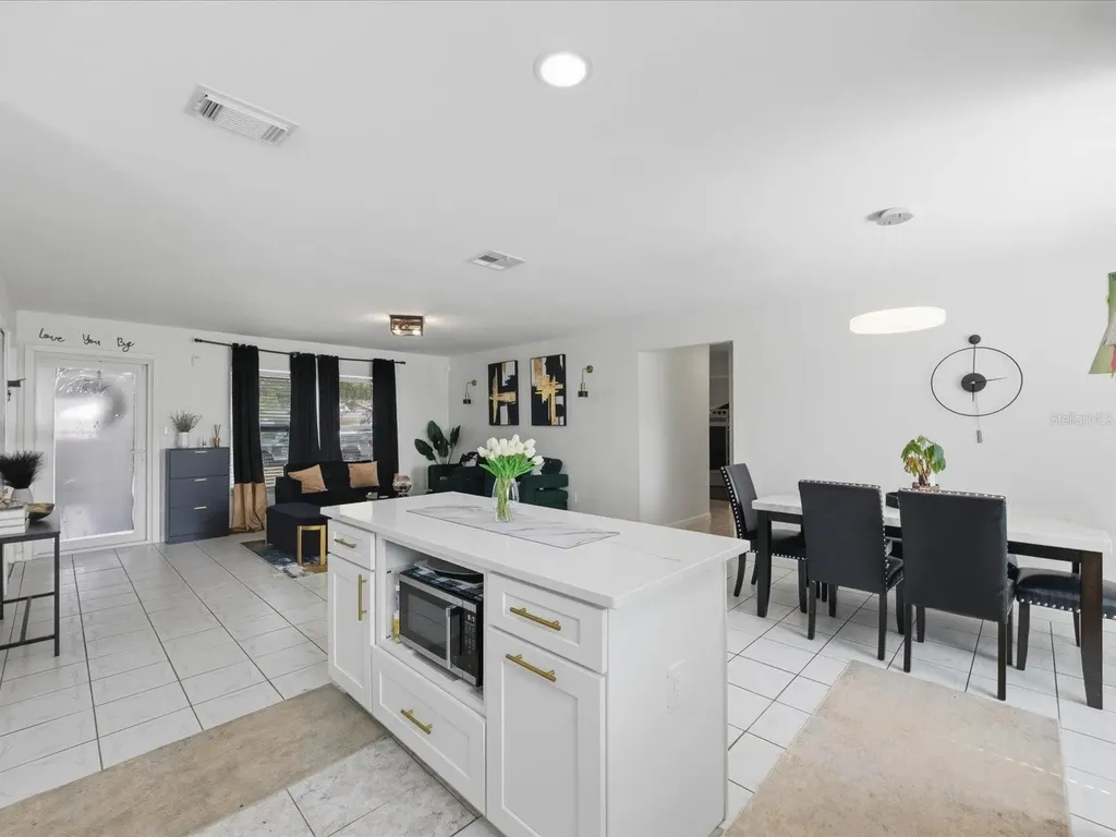 5275 Signal Hill Road Orlando FL 32808