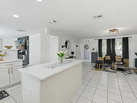 5275 Signal Hill Road Orlando FL 32808