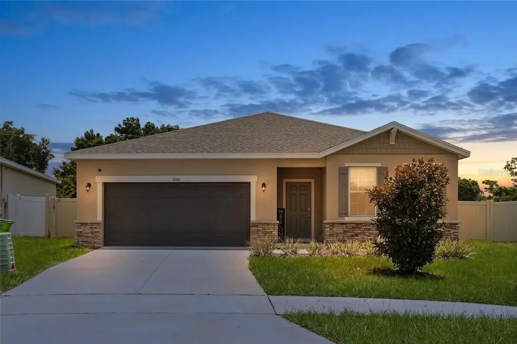 1580 Blue Lagoon Circle Mascotte FL 34753