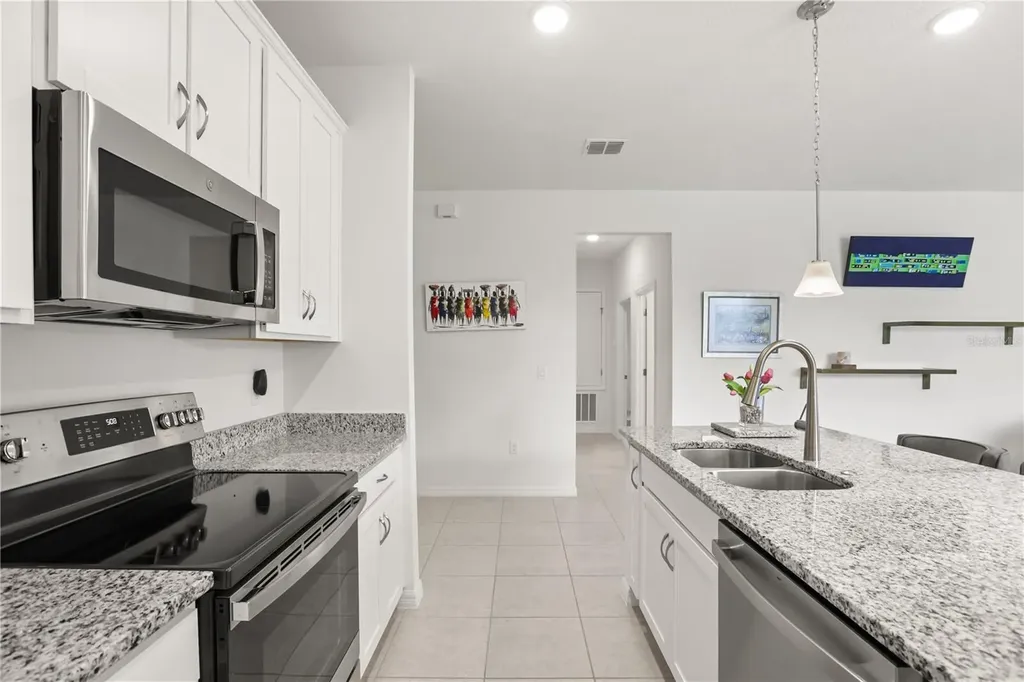 1580 Blue Lagoon Circle Mascotte FL 34753