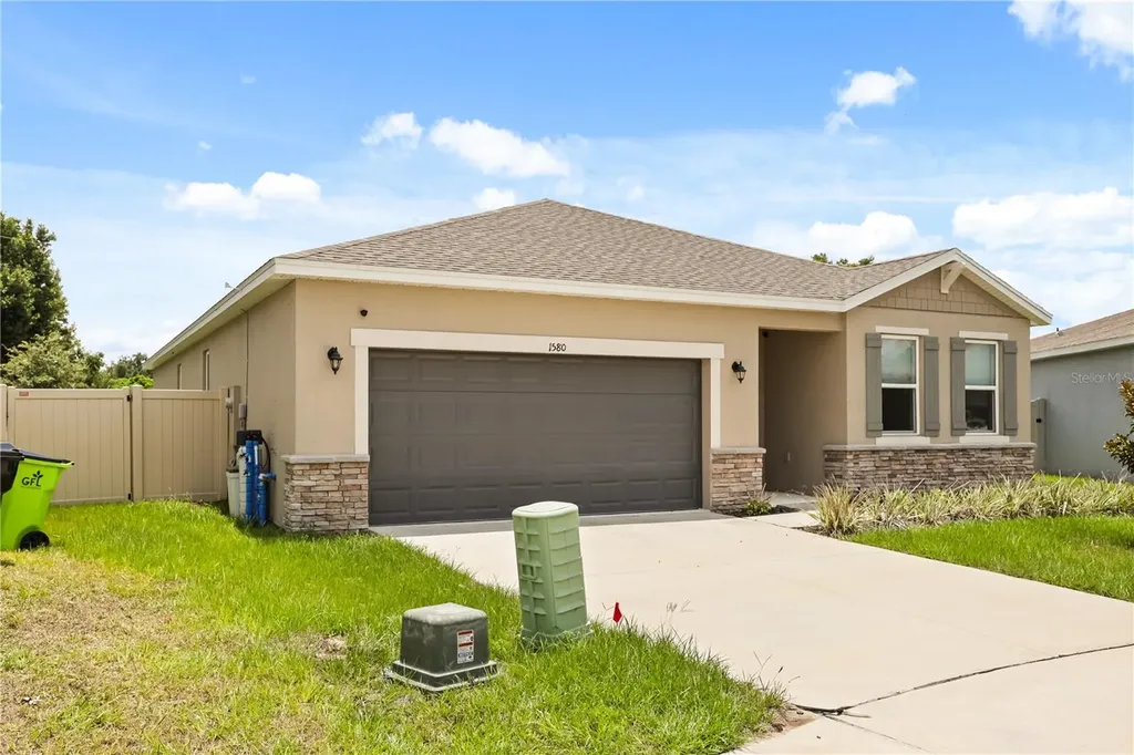1580 Blue Lagoon Circle Mascotte FL 34753