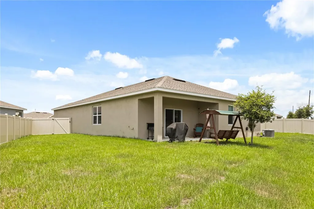 1580 Blue Lagoon Circle Mascotte FL 34753