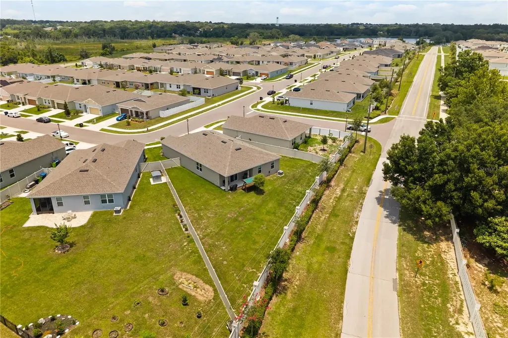 1580 Blue Lagoon Circle Mascotte FL 34753