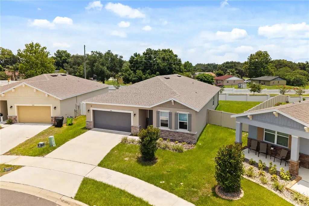 1580 Blue Lagoon Circle Mascotte FL 34753