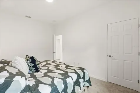 1580 Blue Lagoon Circle Mascotte FL 34753
