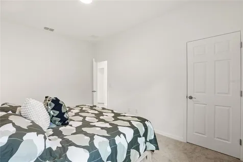 1580 Blue Lagoon Circle Mascotte FL 34753