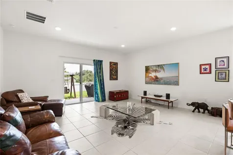1580 Blue Lagoon Circle Mascotte FL 34753