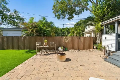 1011 14th Street N St Petersburg FL 33705