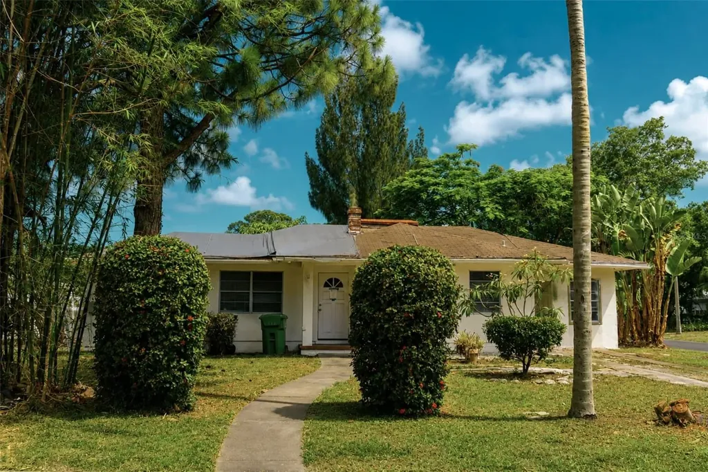 1302 28th Street W Bradenton FL 34205