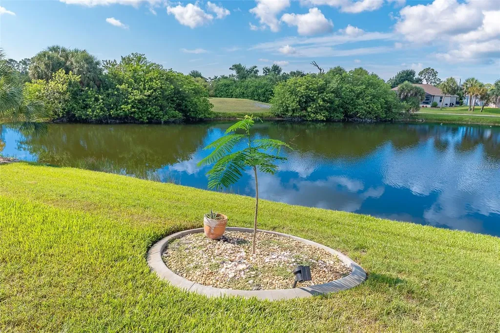 50 Long Meadow Place Rotonda West FL 33947