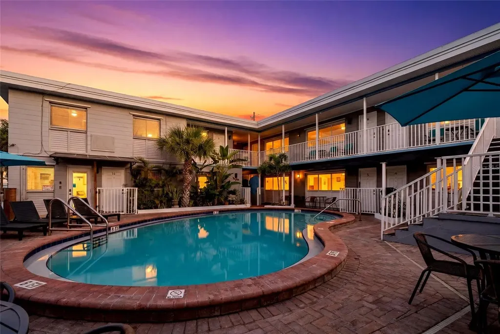 11965 Gulf Boulevard St Petersburg FL 33706