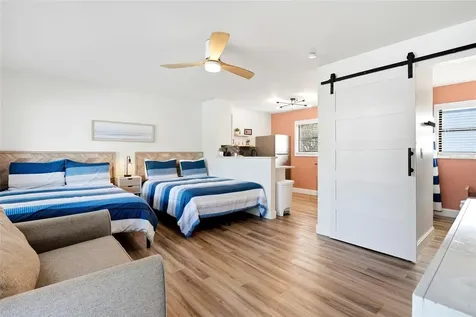 11965 Gulf Boulevard St Petersburg FL 33706