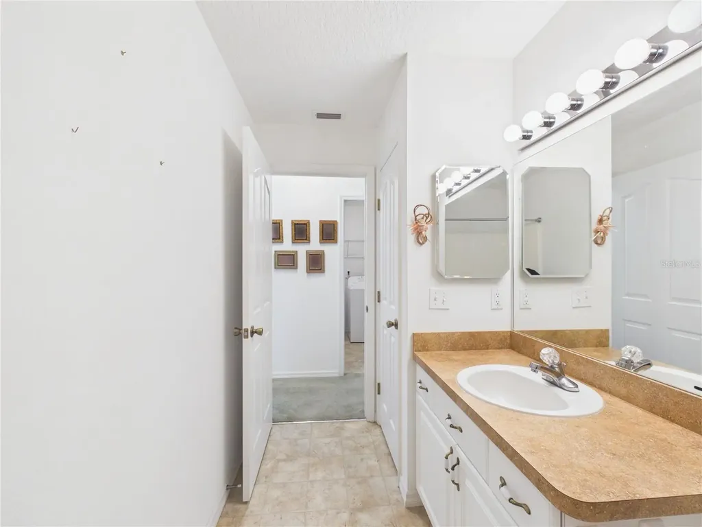11236 N Rain Point Inglis FL 34449