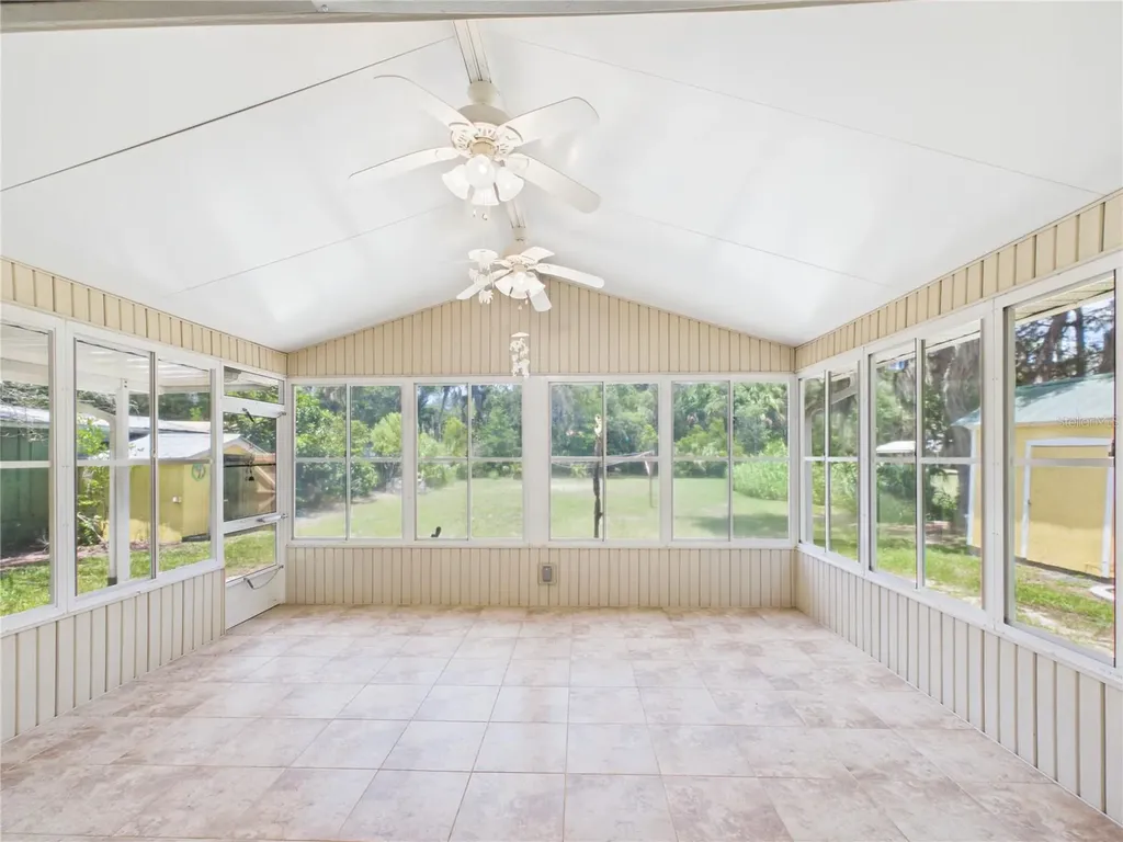 11236 N Rain Point Inglis FL 34449