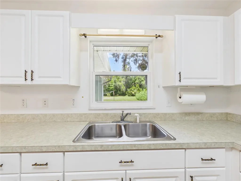 11236 N Rain Point Inglis FL 34449