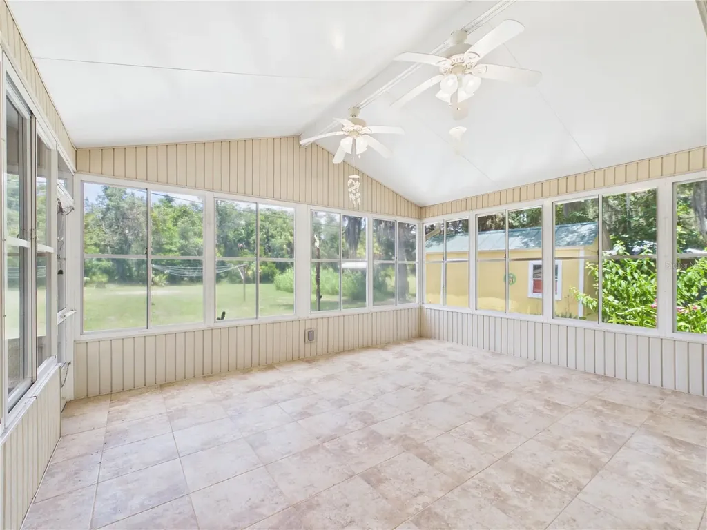 11236 N Rain Point Inglis FL 34449
