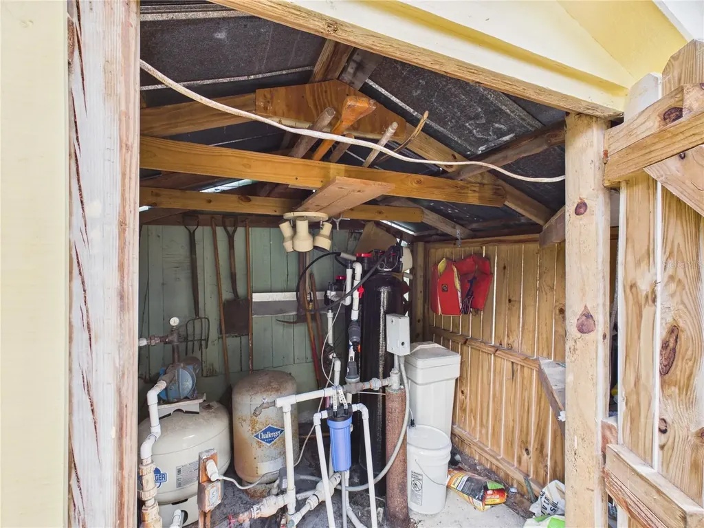 11236 N Rain Point Inglis FL 34449