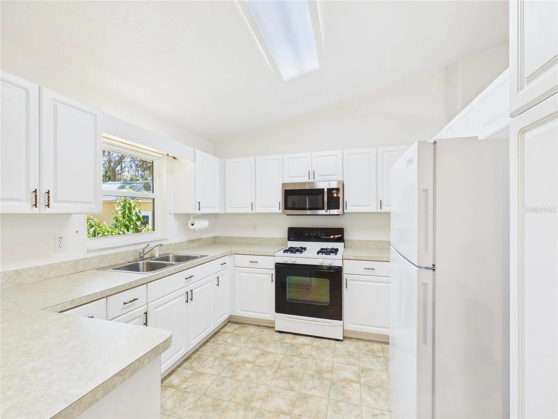 11236 N Rain Point Inglis FL 34449